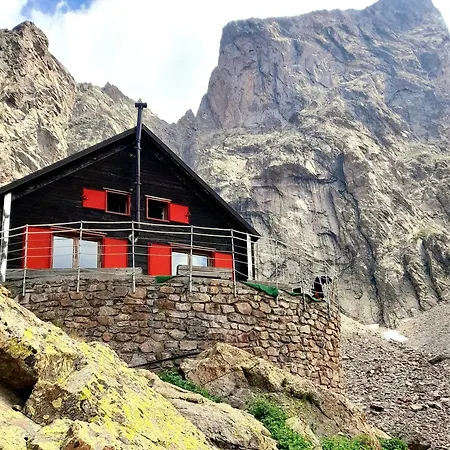 La Primula ホテル ボルゴ・サン・ダルマッツォ